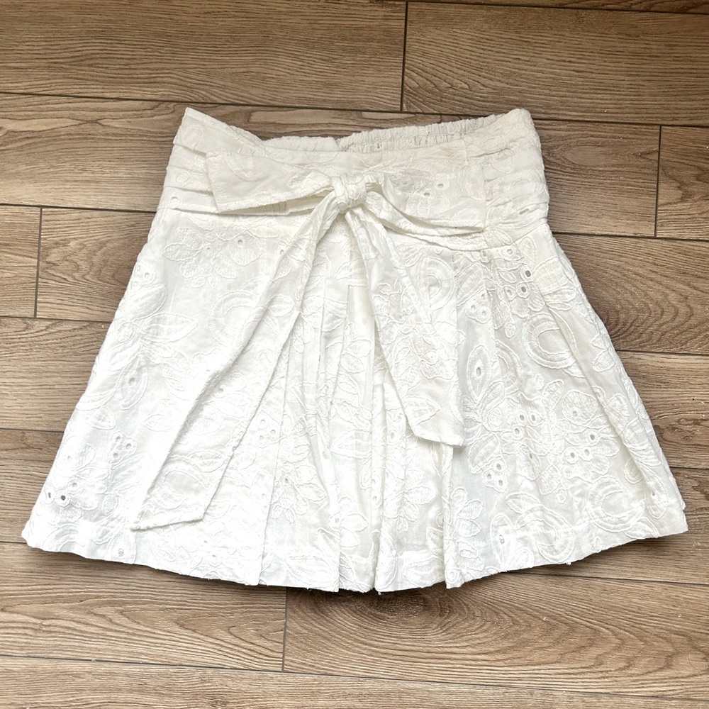 NWOT En Saison Eyelet Skirt